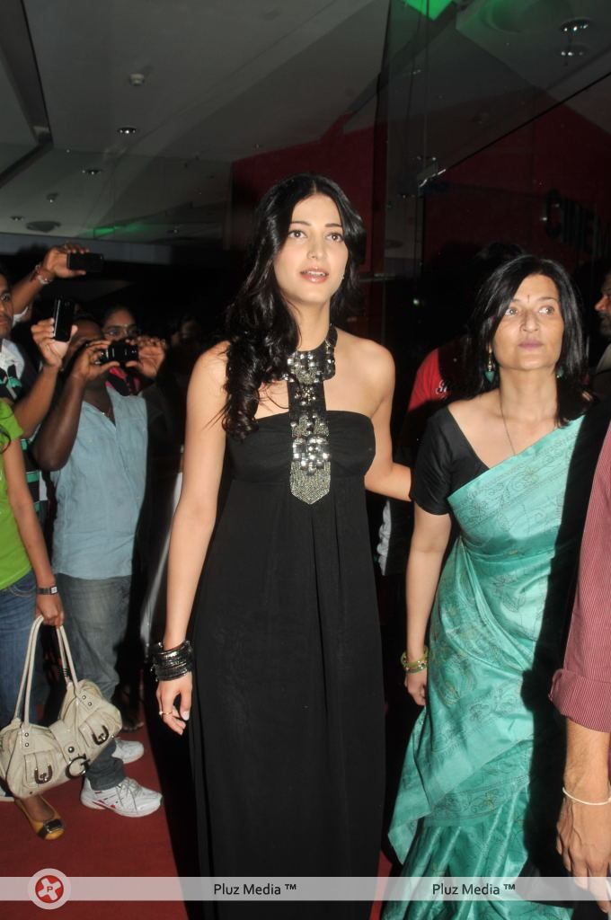 Shruti Haasan - Oh My Friend Movie Premiere Show - Pictures | Picture 121726